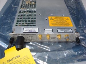 Tektronix 80C07B with CR1 2.5GHz Optical Sampling Module - Clock - Data Recovry